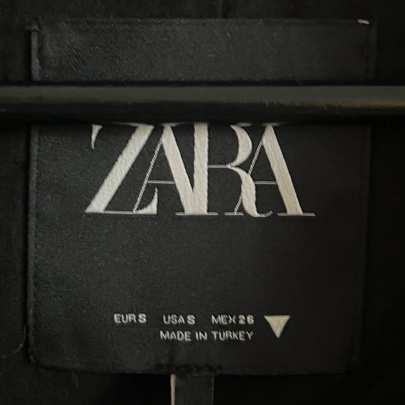 Zara Women's Black Vest - Picture 2 of 4